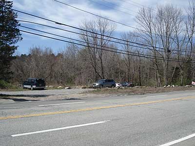 The Steere Hill Trailhead on Putnam Pike