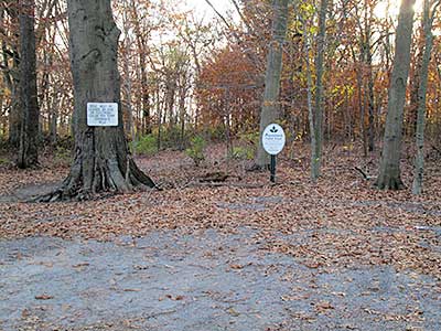 Albro Woods Trailhead